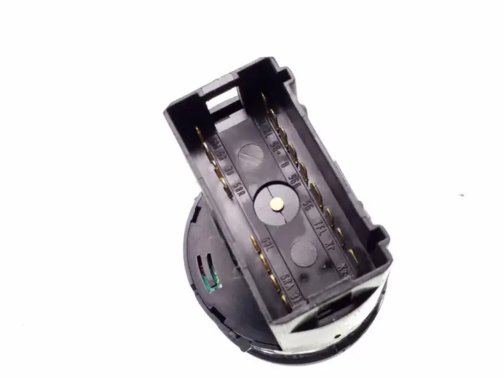 Audi A4 (2004 - 2009)  8E0941531C Включатель фонарей