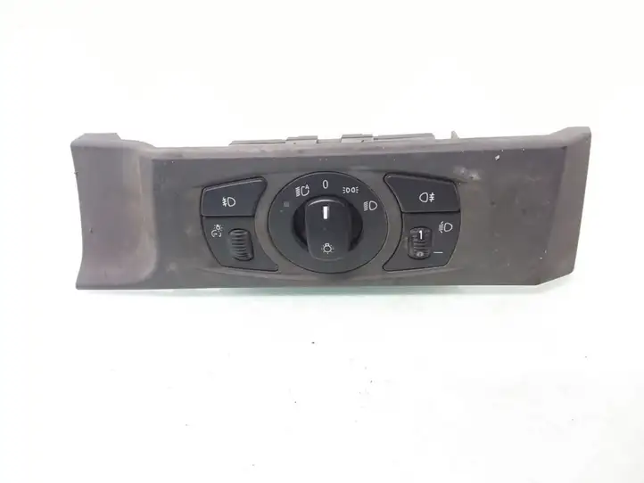 BMW 5 E60 E61 (2004 - 2010) 6925296 Включатель фонарей — фото 1