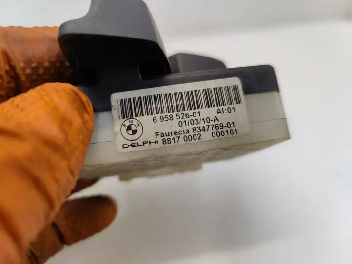 BMW 5 F10 F11 (2009 - 2016)  6958526 Управление регулеровки сидений 