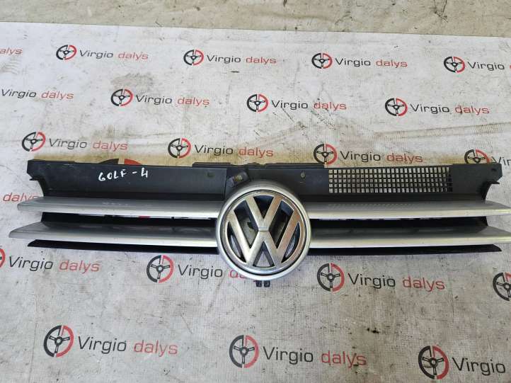 1J0853655G Volkswagen Golf IV Grotelės priekinės