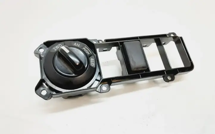 Nissan Navara D40 (2004 - 2015) Включатель блокировки дифференциалов — фото 1