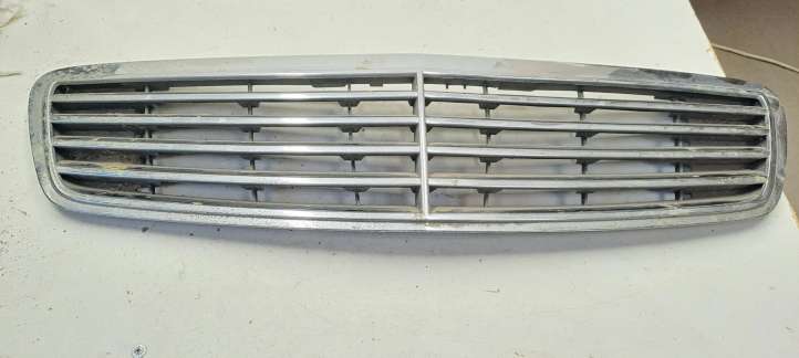 Mercedes-Benz S W220 (1998 - 2006)  A2208800383 Верхняя решётка