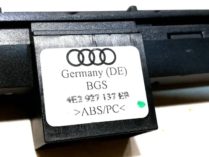 Audi A8 S8 D3 4E (2005 - 2007) 4G2927137BA Включатель аварийных фонарей — фото 2