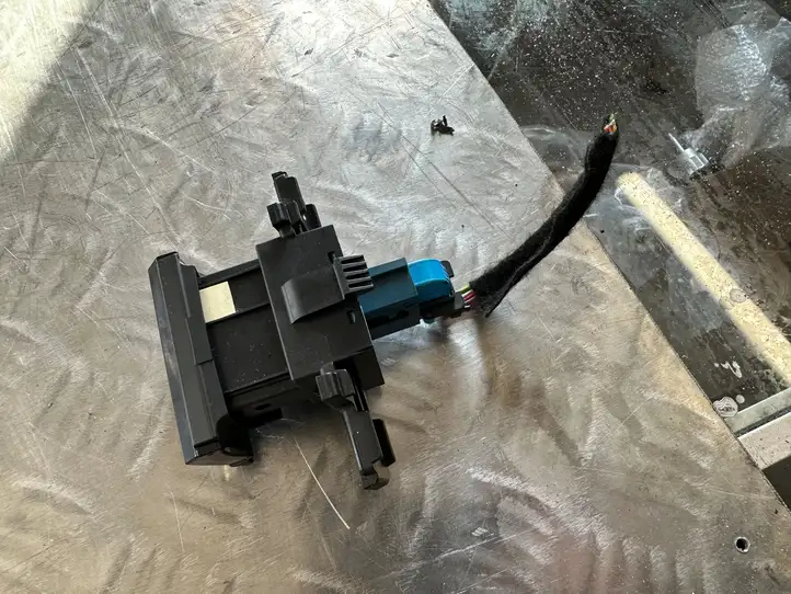 Citroen C4 Grand Picasso (2013 - 2016) 032142502 Кнопка ручного тормоза — фото 2