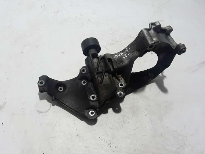 Opel Vivaro (2001 - 2006)  8200016644 Кронштейн генератора