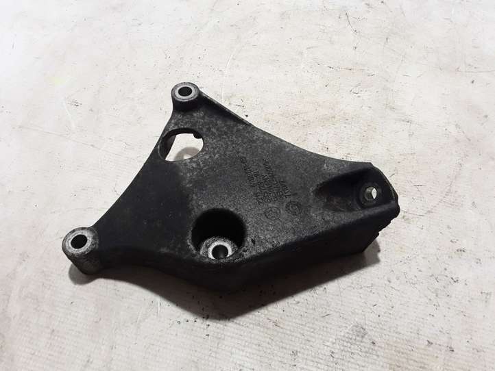 BMW 3 F30 F35 F31 (2012 - 2018)  6788611 Кронштейн крепления двигателя