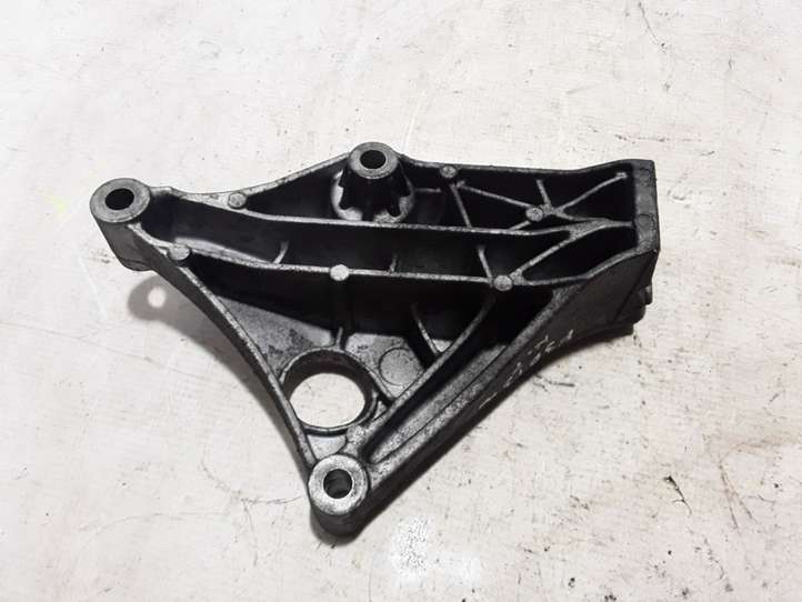 BMW 3 F30 F35 F31 (2012 - 2018)  6788611 Кронштейн крепления двигателя