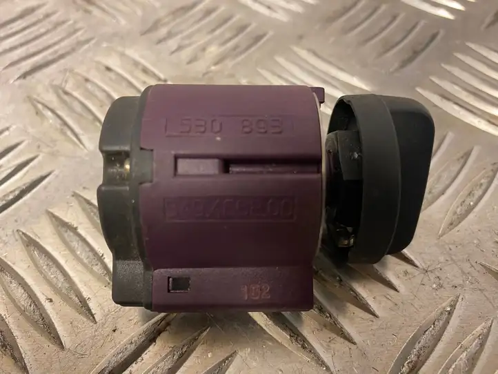 BMW 5 E39 (1996 - 2003)  549466200 Включатель фонарей