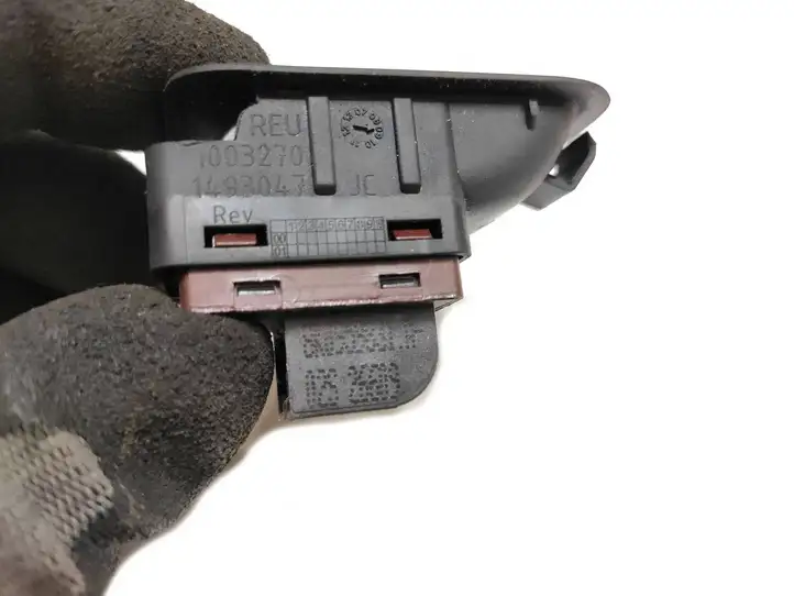 Audi Q5 SQ5 (2008 - 2012) 8R0959829 Кнопка закрытия багажника — фото 2