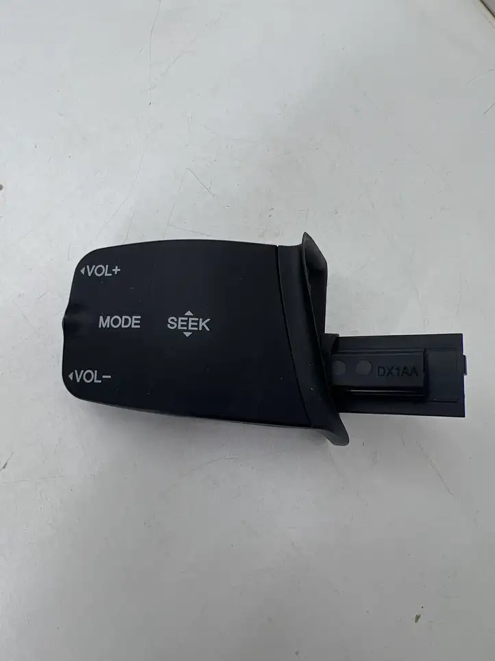 Ford Focus (2005 - 2008) 758710 Включатель регулировки звука — фото 3
