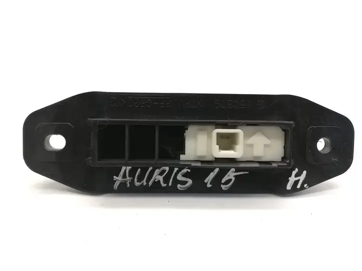 Toyota Auris E180 (2012 - 2018) 15C879 Кнопка закрытия багажника — фото 1