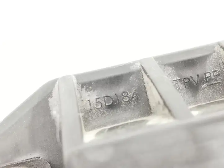 Toyota Yaris (2014 - 2019) 15D184 Кнопка закрытия багажника — фото 4
