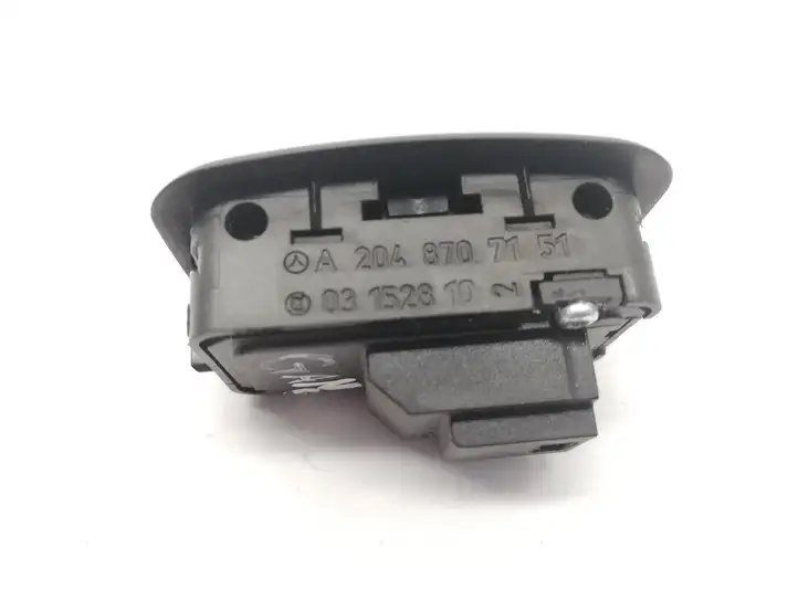 Mercedes-Benz C W204 (2007 - 2014) A2048707151 Кнопка закрытия багажника — фото 2
