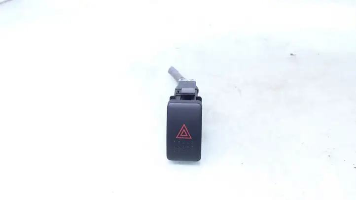 Honda Civic (2001 - 2005) M19620 Включатель аварийных фонарей — фото 1