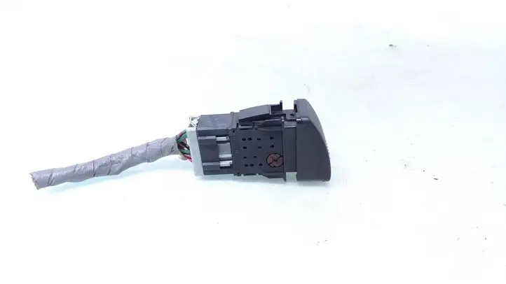 Honda Civic (2001 - 2005) M19620 Включатель аварийных фонарей — фото 3