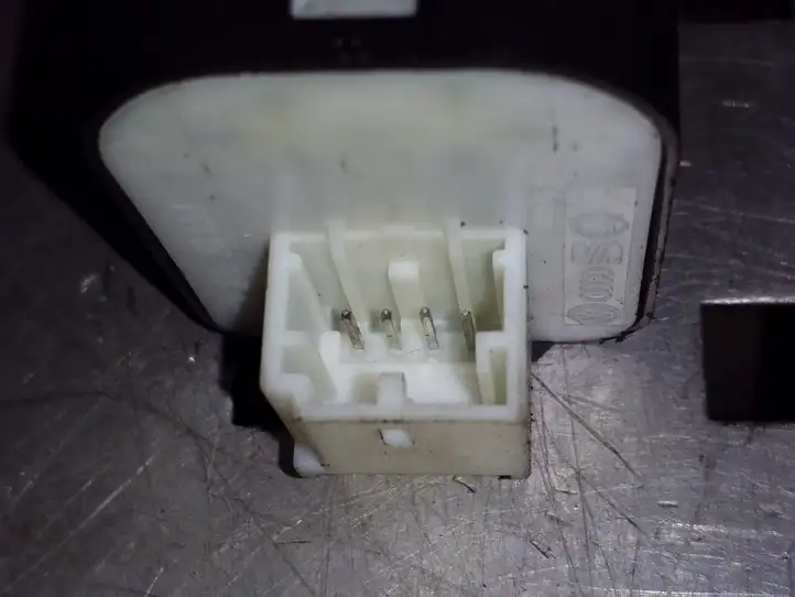 Audi Q5 (2008 - 2012)  8K0959565C Включатель зеркал