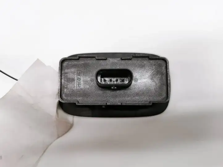 Volvo S90, V90 (2016 - 2020) 31427330 Кнопка закрытия багажника — фото 2