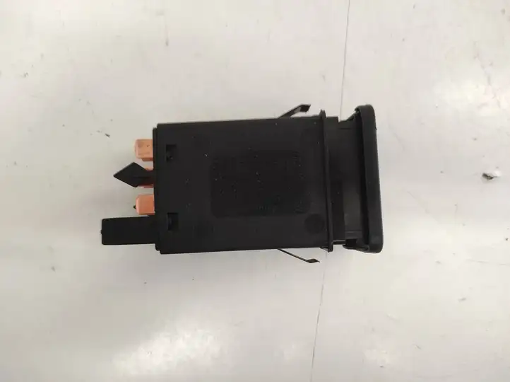 Volkswagen Golf IV (1998 - 2005)  1J0953235 Включатель аварийных фонарей