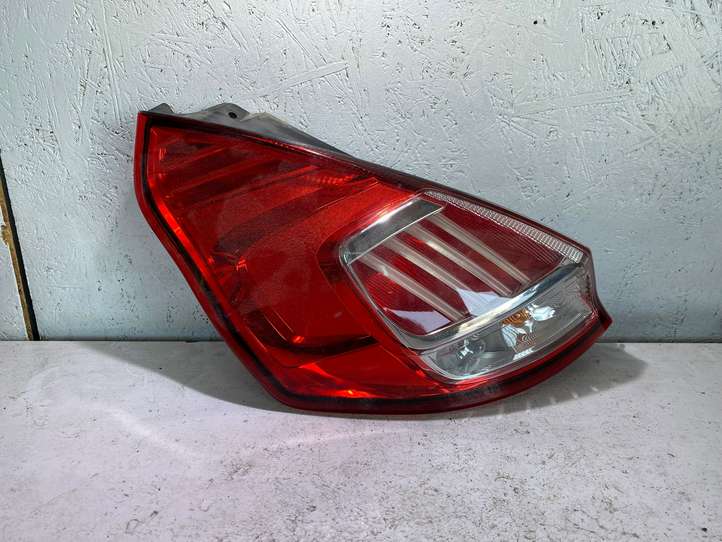 Ford Fiesta (2013 - 2017)  C1BB13405BA Задний фонарь в кузове