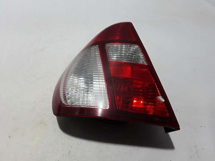 Renault Thalia (2001 - 2008)  8200403981 Задний фонарь в кузове