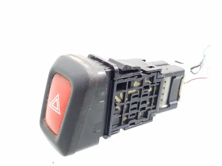 Nissan Almera N16 (2000 - 2010) 06016 Включатель аварийных фонарей — фото 2
