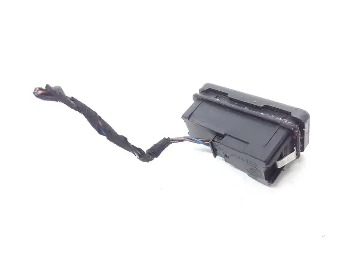 BMW 5 E39 (1996 - 2003)  8350947 Включатель аварийных фонарей