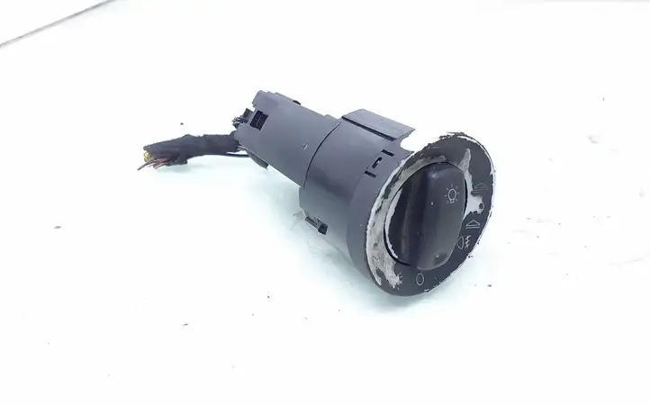 Audi A4 S4 B6 8E 8H (2000 - 2006) 8E094153101 Включатель фонарей — фото 1