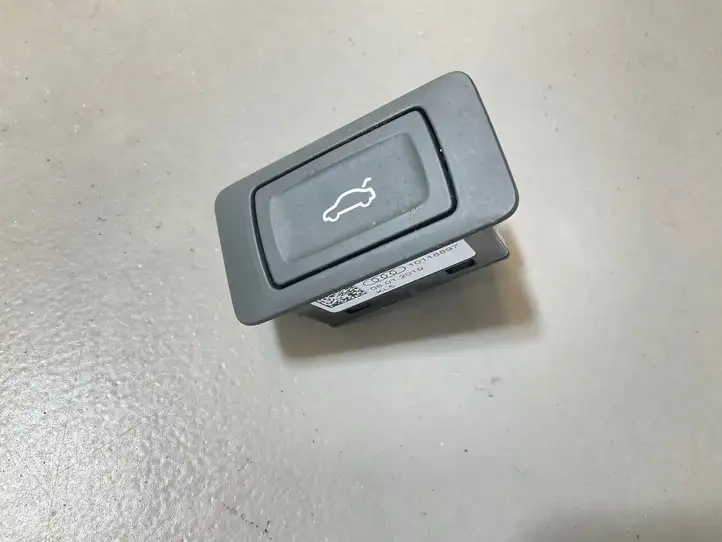 Audi Q3 F3 (2018 - ) 4G0959831C Кнопка закрытия багажника — фото 1