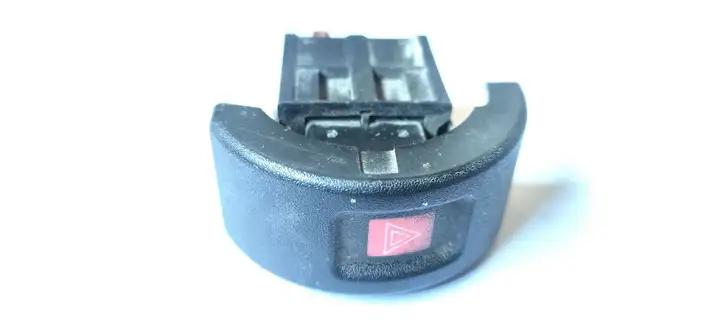 Opel Astra G (1998 - 2004) 09131728 Включатель аварийных фонарей — фото 1