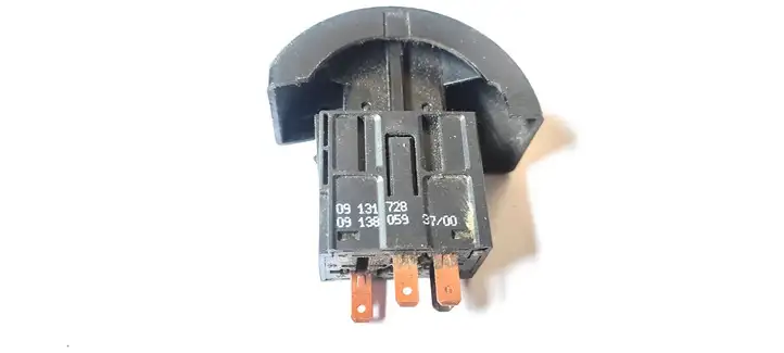 Opel Astra G (1998 - 2004) 09131728 Включатель аварийных фонарей — фото 3