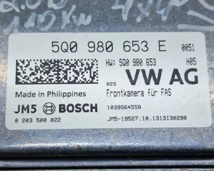 Volkswagen Golf VII (2013 - 2019) 5Q0980653E Камера в лобовом стекле — фото 7