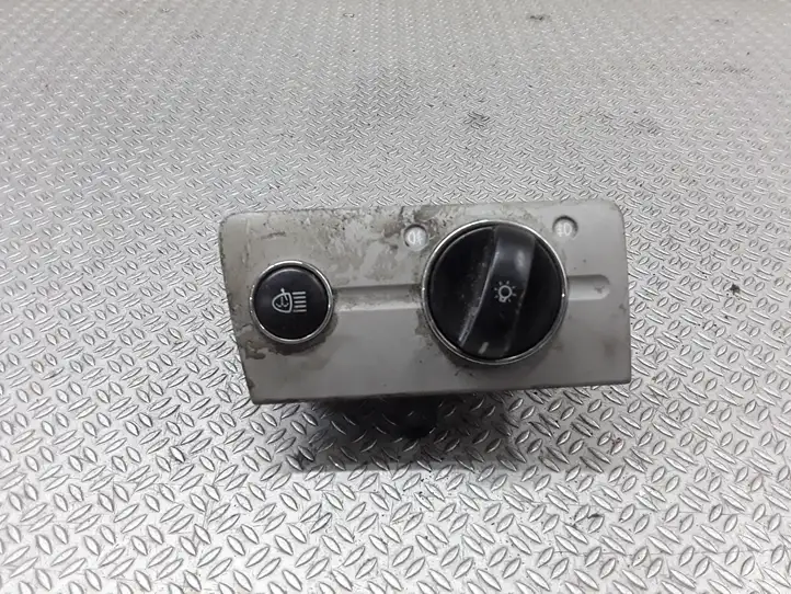 Mercedes-Benz E W211 (2002 - 2009) 2115450104 Включатель фонарей — фото 1