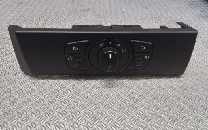 BMW 5 E60 E61 (2004 - 2010) 6925260 Включатель фонарей — фото 1
