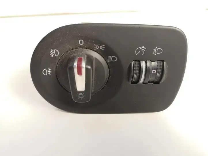 Seat Leon (1P) (2005 - 2012) 5P0919094A Включатель фонарей — фото 1