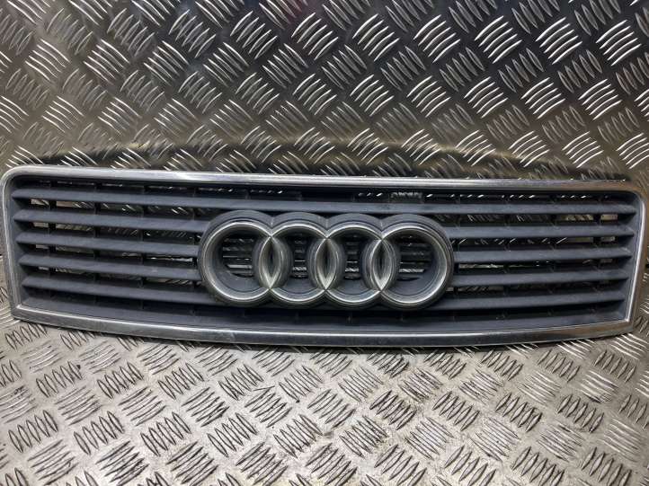 4B0853651F Audi A6 S6 C5 4B Grotelės priekinės