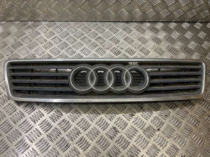 4B0853651A Audi A6 S6 C5 4B Grotelės priekinės