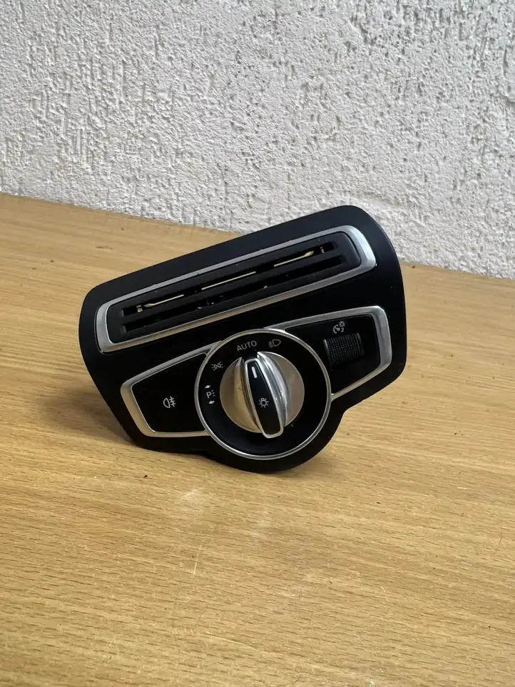 Mercedes-Benz GLC X253/C253 (2015 - ) A2058210059 Включатель фонарей — фото 1