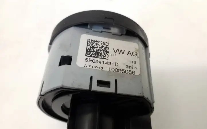 Skoda Octavia Mk3 (5E) (2013 - 2019) 5E0941431D Включатель фонарей — фото 5