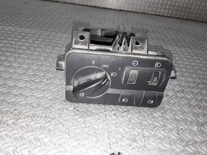 BMW 3 E46 (1998 - 2005) 61318383226 Включатель фонарей — фото 1