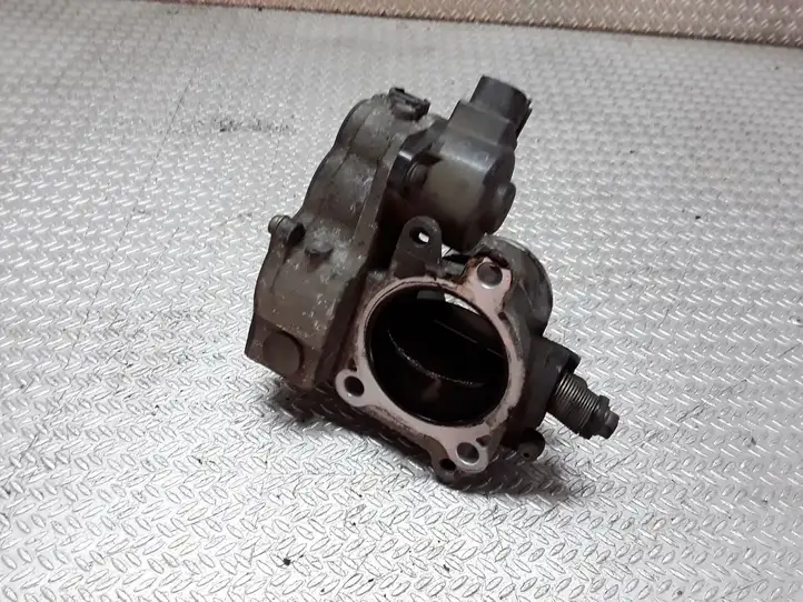 Toyota Corolla E120 E130 (2000 - 2004) 8967221020 Дроссельная заслонка — фото 2