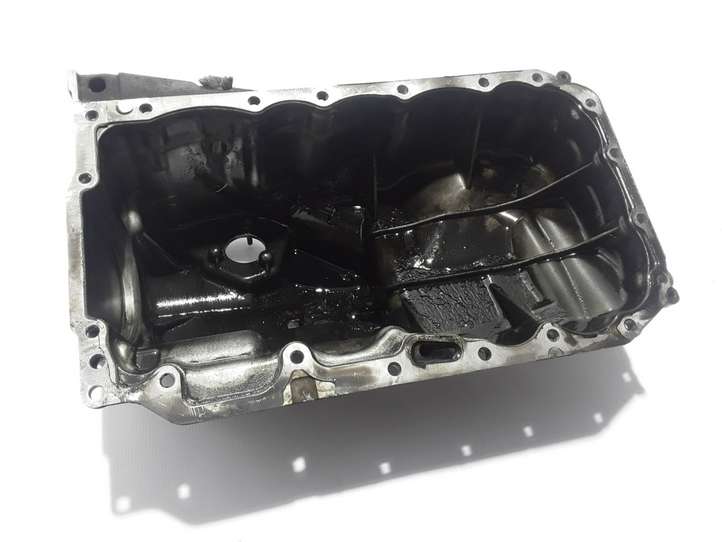 BMW 5 F10 F11 (2009 - 2016)  13992010 Картер