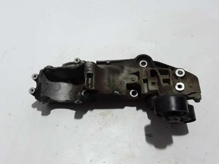 Opel Movano B (2010 - 2022)  117103703R Кронштейн генератора