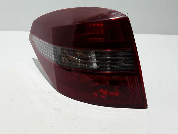 Renault Laguna (2007 - 2015)  265550002R Задний фонарь в кузове