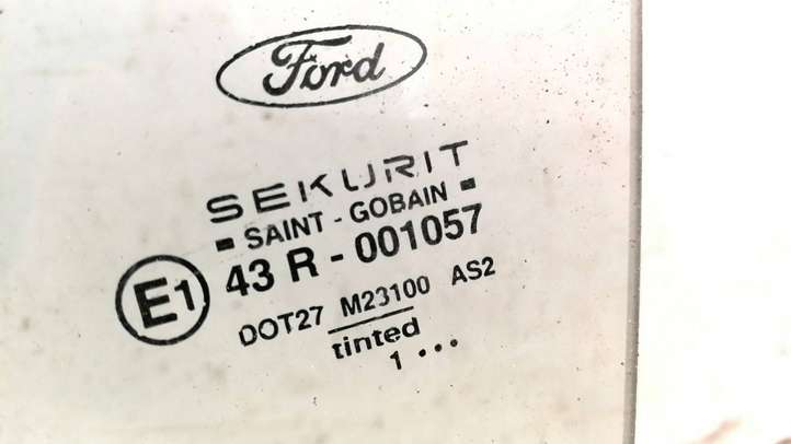 Ford Focus (1998 - 2004)  43R001057 Основное стекло передних дверей (четырехдверного автомобиля)
