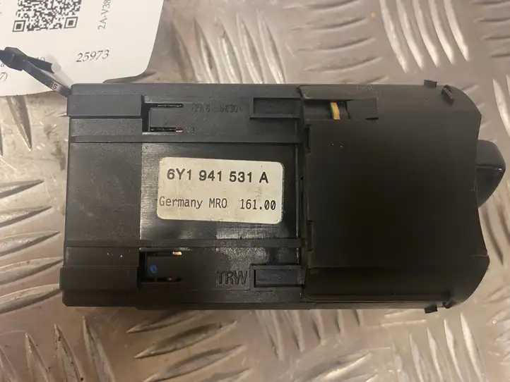 Skoda Fabia Mk1 (6Y) (1999 - 2007)  6Y1941531A Включатель фонарей