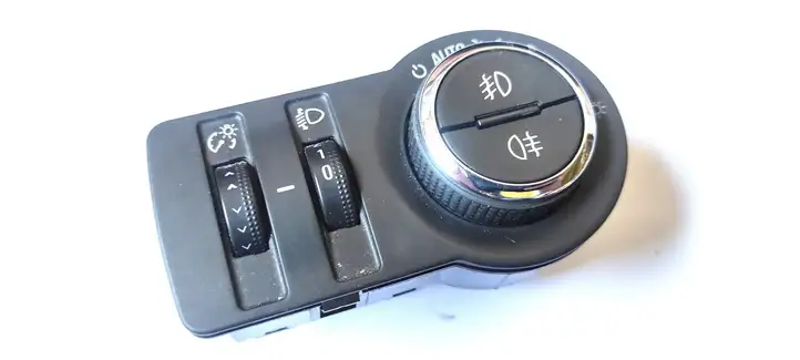 Opel Insignia A (2008 - 2017) 23197912 Включатель фонарей — фото 1