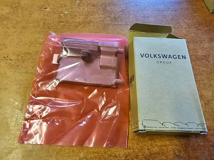 Volkswagen Golf VIII (2019 - ) 5WA980653C Камера в лобовом стекле — фото 7