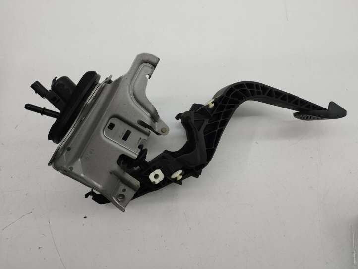 JX617B633BC Ford Focus Sankabos pedalas