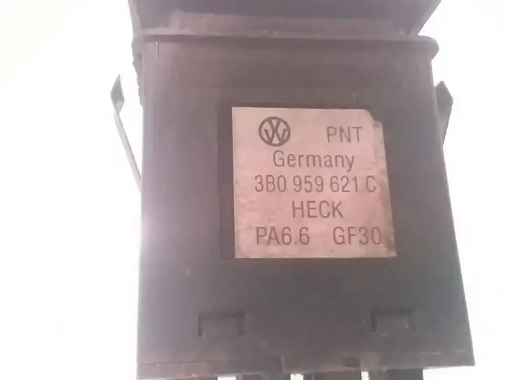Volkswagen PASSAT B5 (1997 - 2000) 3B0959621C Кнопка обогрева стекла — фото 2