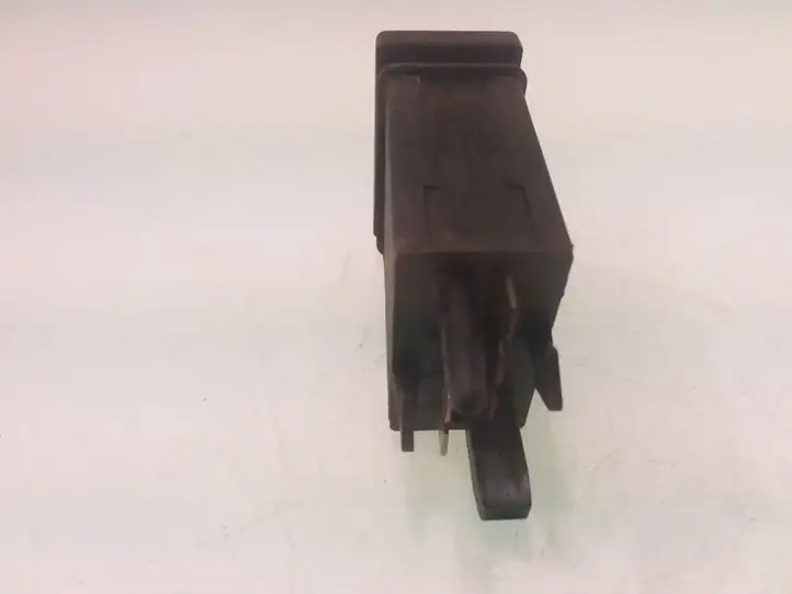 Volkswagen PASSAT B5 (1997 - 2000) 3B0959621C Кнопка обогрева стекла — фото 2